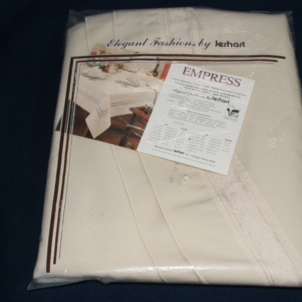 Oval Tablecloth-Still in Original Package! - Picture 7 of 8